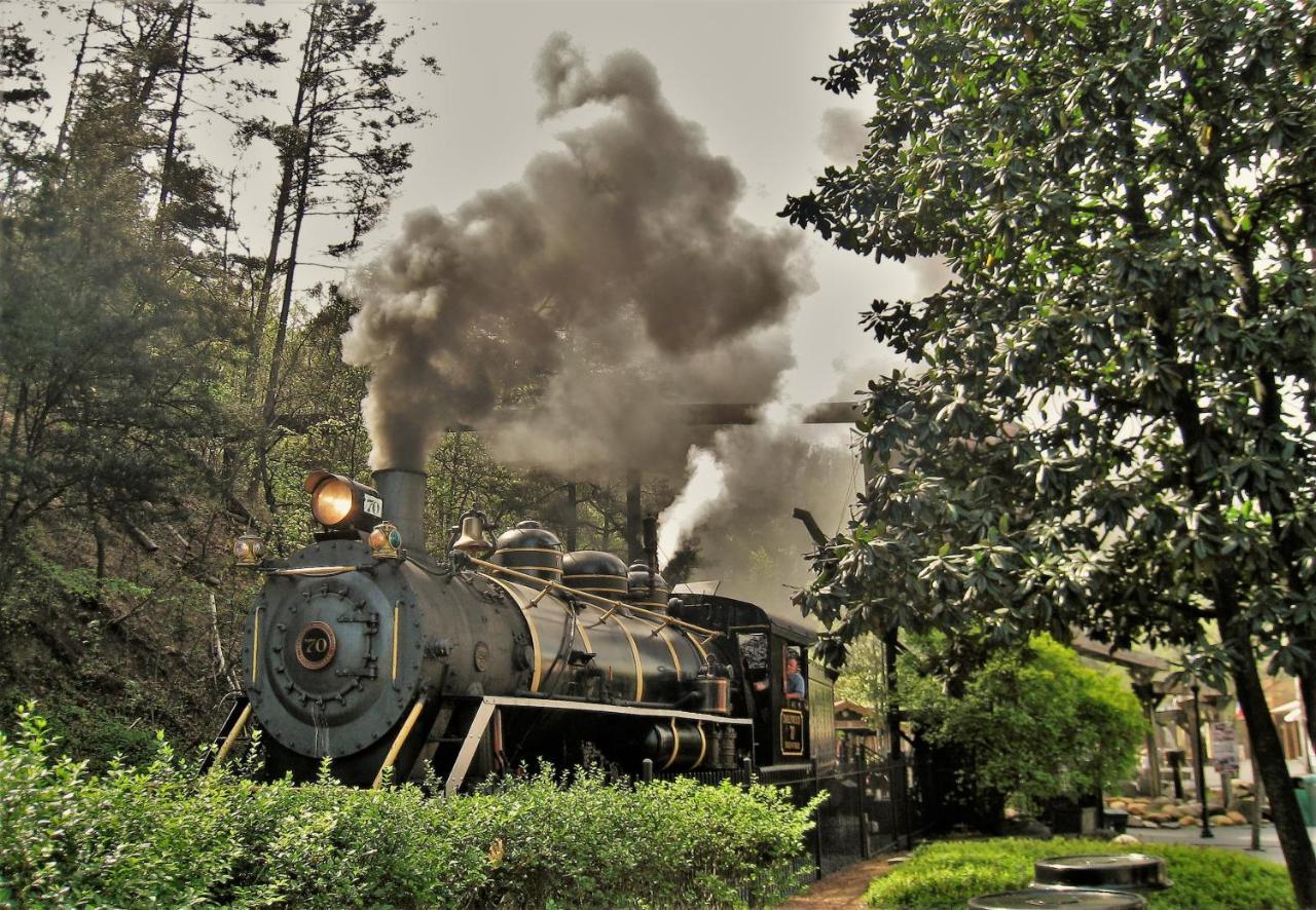 Ober Hideaway, Hot Tub, Wifi, 1089 Free Tickets Each Paid Day, Dollywood And More Gatlinburg Ngoại thất bức ảnh